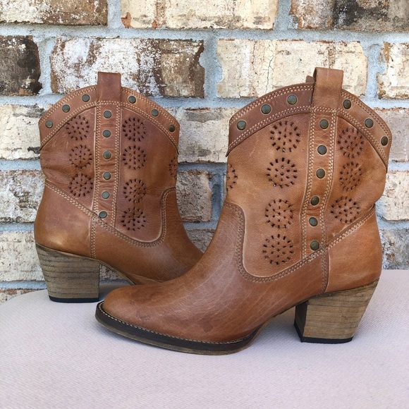 Dingo 7" Roni Women's Comfort Casual Studded Cut Out Block Heel Tan Boots 7.5 M - Picture 2 of 16